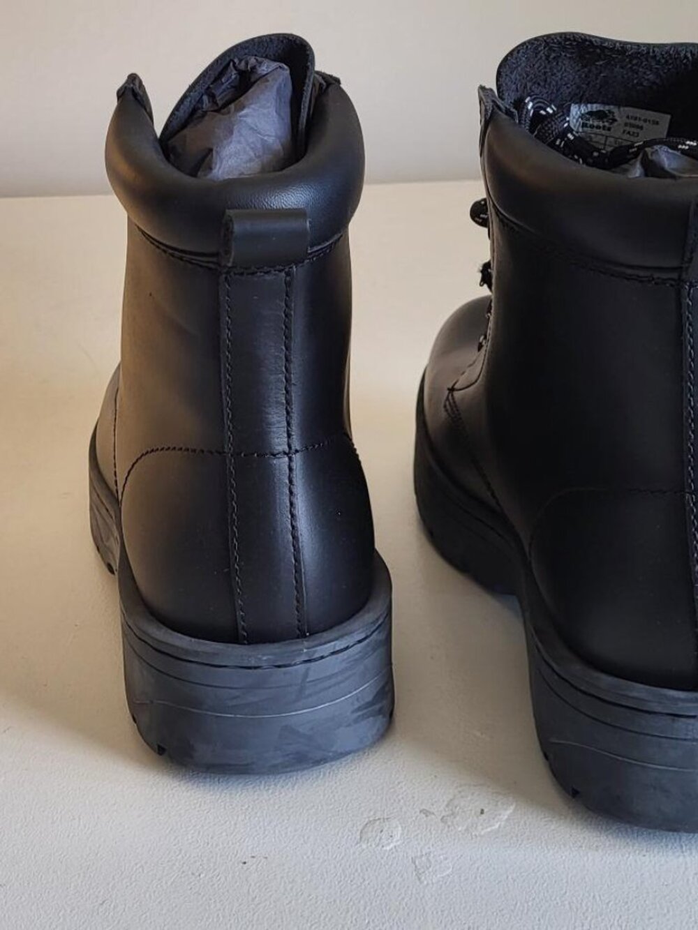 Roots Tuff Boots, Men's size 10, women's size 12, Eur 43. New in box, never worn - Picture 3 of 9